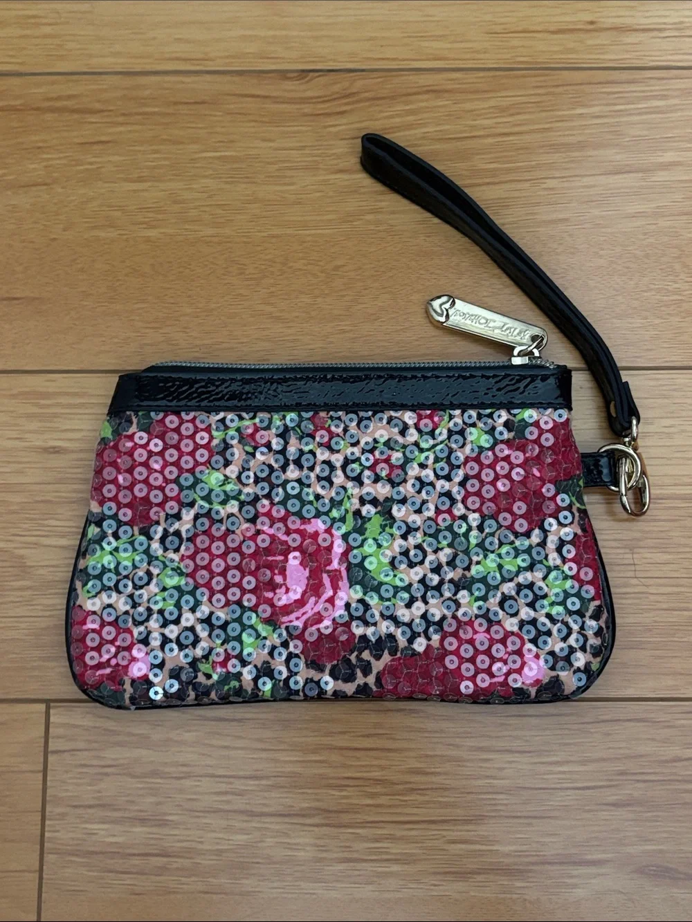 Betsey Johnson excellent gold